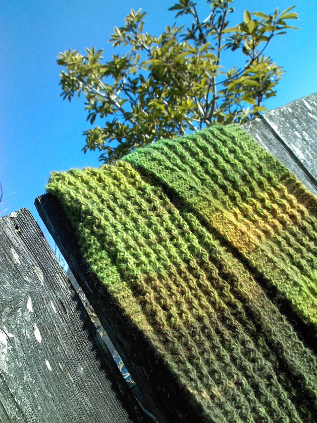green forgiving scarf - 4